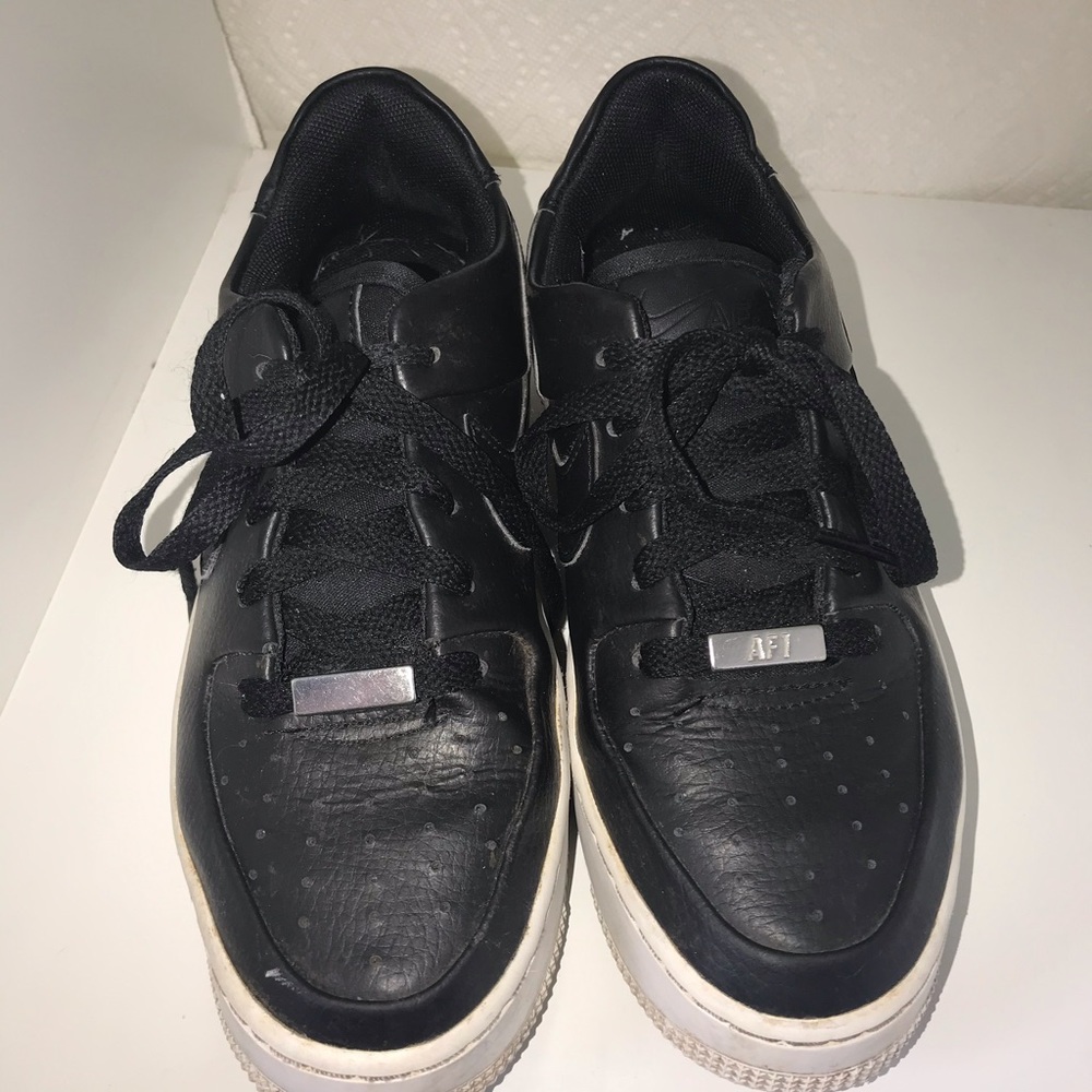 Nike women’s Air Force 1 Sage Low